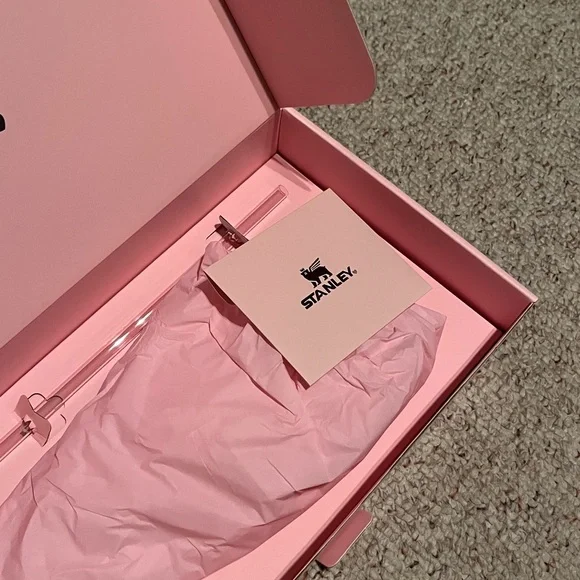 NWT The Valentine’s Day Quencher H2.0 Flowstate Tumbler - Picture 6 of 7